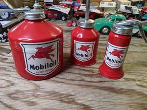 lot 601 image: Vintage Mobile Oil Red Vacuum Mini Oil Cans