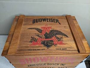 lot 366 image: Wooden Budweiser Crate