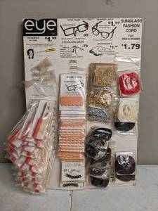 lot 370 image: Vintage Retail Display with Assorted Eyeglasses Accessories