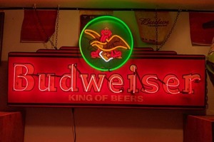 lot 9 image: Large Budweiser King of Beers Hanging Neon Bar Advertising Sign