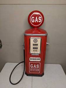 lot 381 image: 32 Replica Vintage Fuel Pump