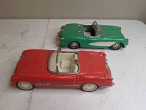 lot 318 image: Diecast Toy Model car Corvette Convertibles