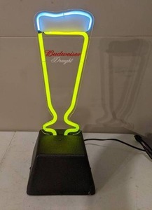 lot 325 image: Budweiser Draught Tabletop Neon Beer Glass Display Piece