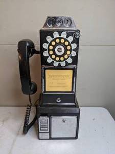 lot 338 image: Thomas Classic Replica Coin Pay Phone