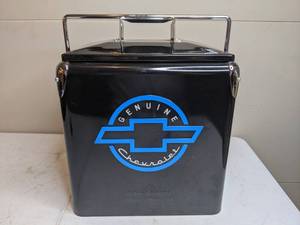 lot 341 image: Vintage Style Chevrolet Metal Cooler