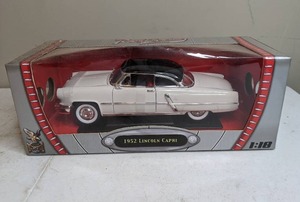 lot 342 image: Yat Ming 1952 Lincoln Capri 118 Diecast Model Car in Box