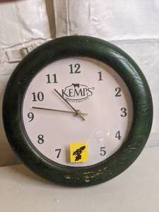 lot 751 image: Kemps Wall Clock
