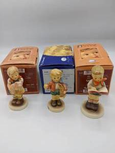 lot 857 image: 3 Hummel Figurines