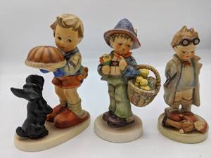 lot 910 image: Three Hummel Figurines