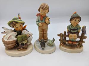 lot 912 image: Three Hummel Figurines