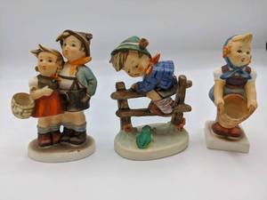 lot 914 image: Three Hummel Figurines