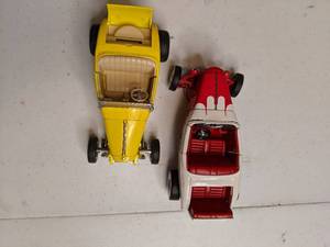lot 693 image: Replica Die Cast Collectible Roadsters