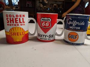 lot 694 image: Set of Five Vintage Style Oil Logo Coffee Mugs