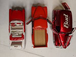 lot 695 image: Lot of 3 Diecast Collectible Vehicles