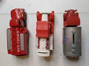 lot 699 image: Die cast Replica Gasoline Trucks Collectibles