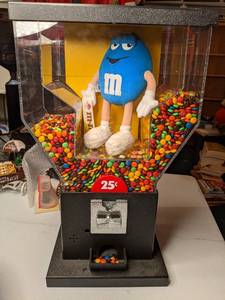 lot 1308 image: Vintage M & M Vending Machine with Lock
