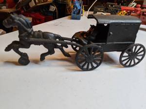 lot 1314 image: Vintage 1920-1930s Cast Iron Model T Toy Car and Horse and Buggy Wagon Toy Carriage US Mail