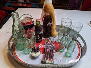 lot 1325 image: Vintage Coca Cola Serving ware