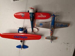 lot 1329 image: Lot of 3 limited edition Vintage  Model airplanes  In great condition.
