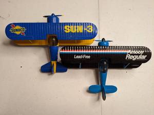 lot 1330 image: Set of 2 Vintage Limited edition Biplanes