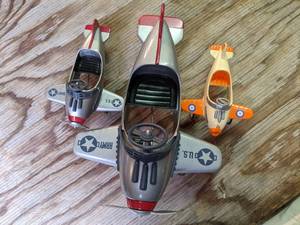 lot 659 image: Three Toy Airplanes