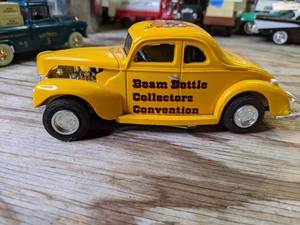 lot 662 image: Replica Jim Beam Vehicles