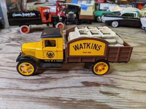 lot 663 image: 3 Vintage Coin Banks