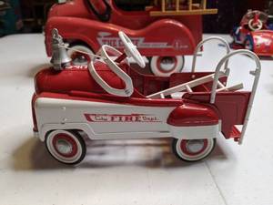 lot 671 image: Toy Fire Chief Vehicles