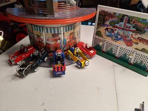 lot 681 image: Hallmark Kiddie Car Collection Corner Drive-In with Cars