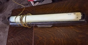 lot 803 image: 17 Tube Light