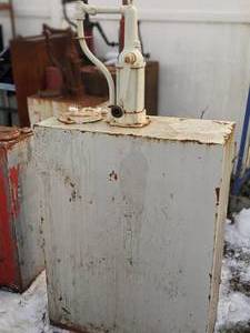 lot 859 image: Vintage Oil Looper