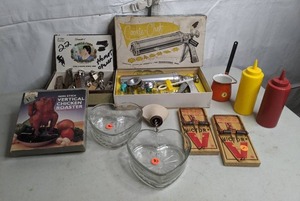 lot 1012 image: Lot of Vintage Hamms Bottle Openers & Other Kitchen Items