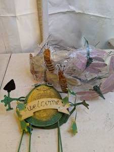lot 1016 image: Thirteen Piece Cutesy Metal Insect and Animal Home Decor