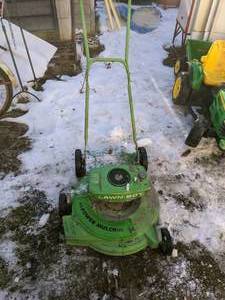 lot 888 image: Lawn Boy Power Mulch Mower