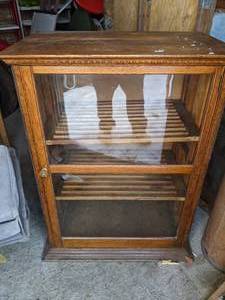 lot 896 image: Vintage Oak Cabinet with Glass Door and Shelves