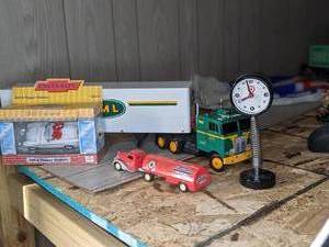 lot 841 image: Automotive Decor Lot