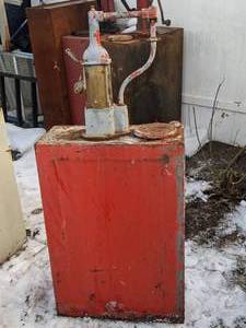 lot 860 image: Antique Pump