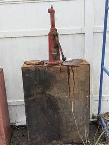 lot 862 image: Bennett Vintage Oil Tank