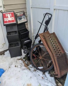lot 867 image: Assorted Automotive and Garage Items