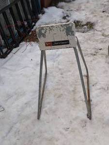 lot 872 image: Vintage Johnson Outboard Motor Stand