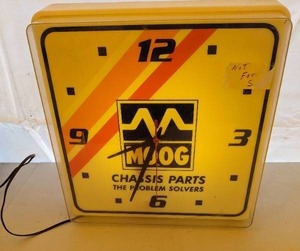 lot 191 image: Vintage Early 90s MOOG Chassis Parts Advertising Lighted Clock