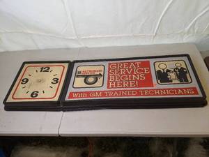 lot 196 image: Vintage GM Authorized Service SignClock - As Is