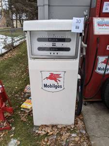 lot 30 image: Vintage Authentic Mobil Gas Pump