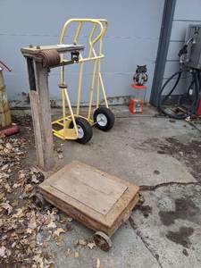 lot 42 image: Antique Wood and Iron Platform Scale