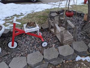 lot 1407 image: Wood Tricycle Planter