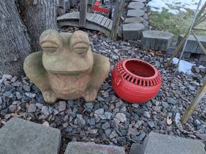 lot 1408 image: Clay Basket and Frog Planter - Garden Decor