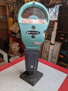 lot 1355 image: 1970s Parking Meter