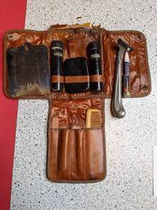 lot 1359 image: Vintage Shaving Kit
