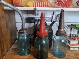 lot 1371 image: Vintage oil Receptacles and spouts