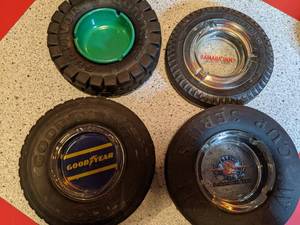 lot 1381 image: Lot of 4 car tire Novelty Ashtrays